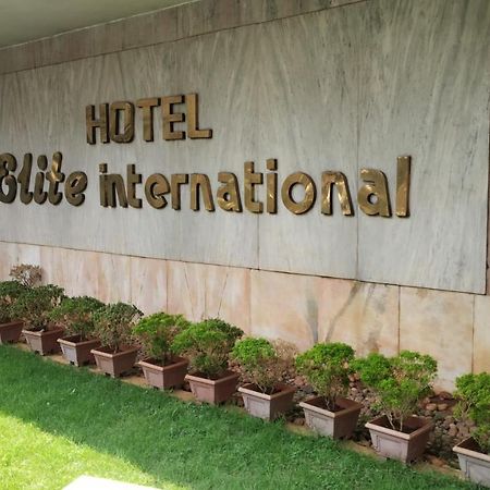 Hotel Elite International Thrissur Exteriör bild