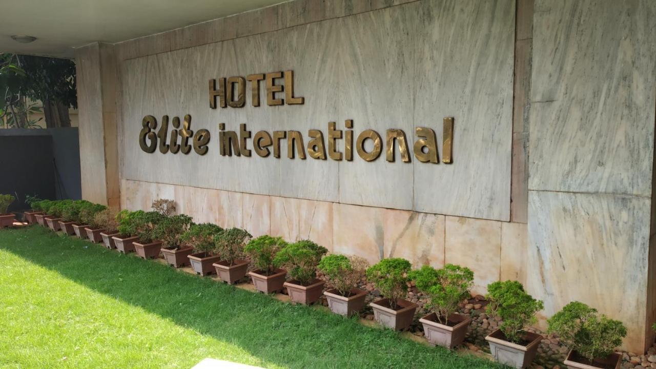 Hotel Elite International Thrissur Exteriör bild